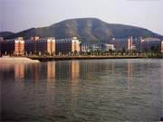 ɽ��ʦ����ѧУ԰һ��